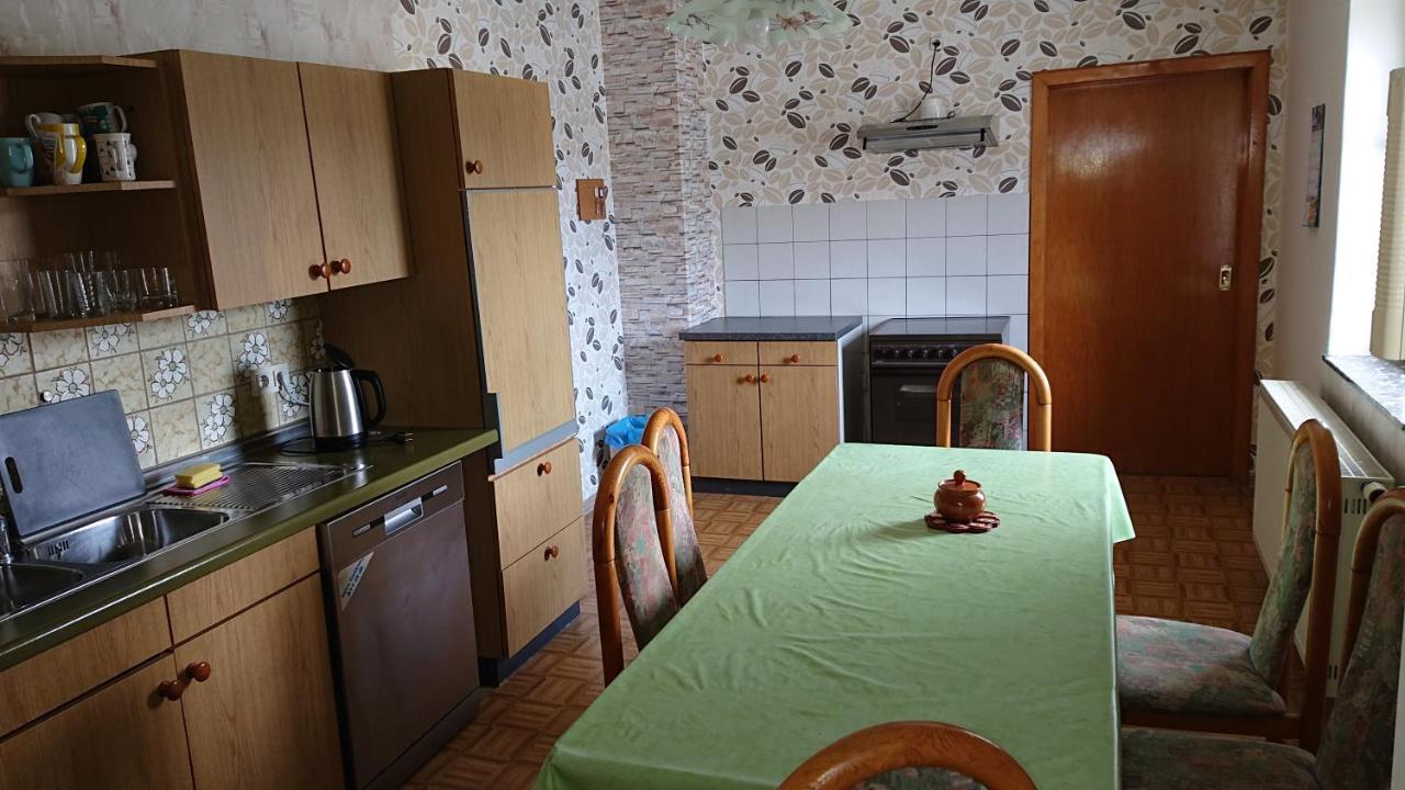 Ferienwohnung Linde - Marburg Biedenkopf mit 5 Zimmer und Balkon Frechenhausen Exterior foto